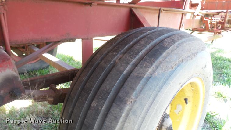 image for item DA7961 New Holland bale stacker