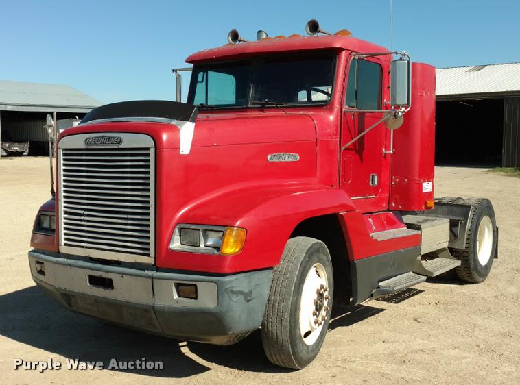 image for item DB0982 1990 Freightliner FLD semi truck