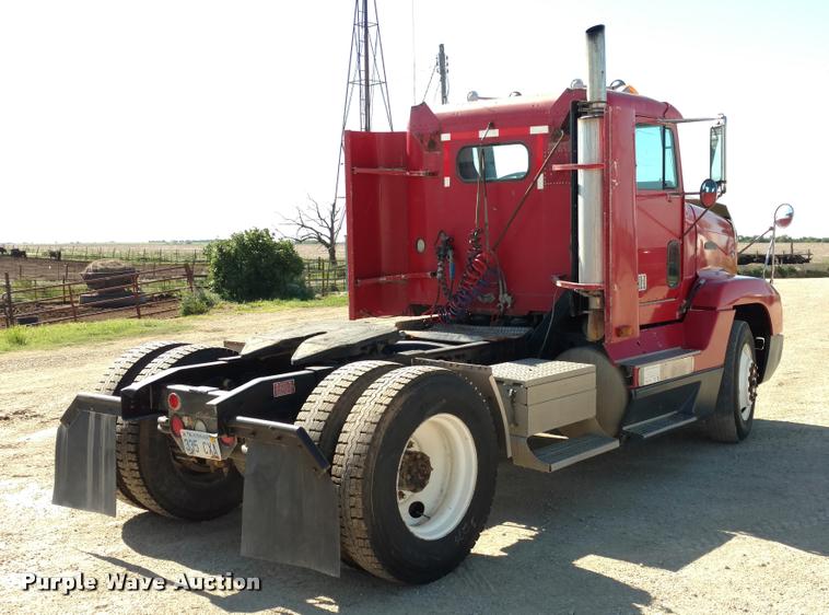 image for item DB0982 1990 Freightliner FLD semi truck