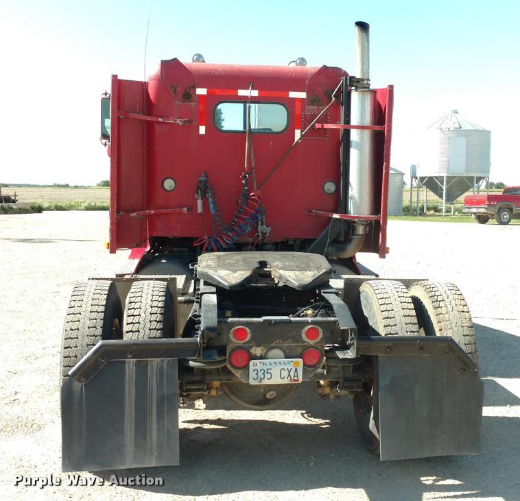 image for item DB0982 1990 Freightliner FLD semi truck