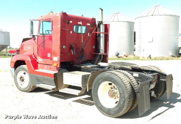 image for item DB0982 1990 Freightliner FLD semi truck