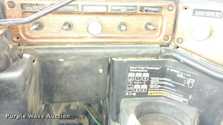 image for item DB0982 1990 Freightliner FLD semi truck