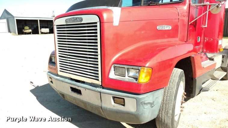 image for item DB0982 1990 Freightliner FLD semi truck