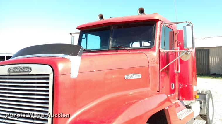 image for item DB0982 1990 Freightliner FLD semi truck