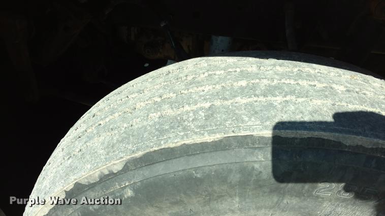 image for item DB0982 1990 Freightliner FLD semi truck