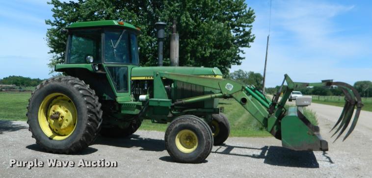 image for item DB1001 1974 John Deere 4630 tractor