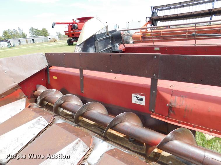 image for item DB1015 International 1083 corn head