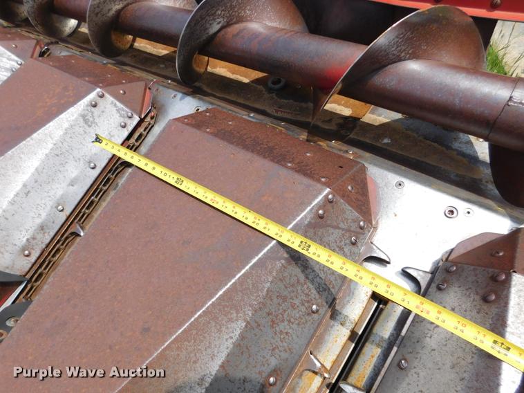 image for item DB1015 International 1083 corn head