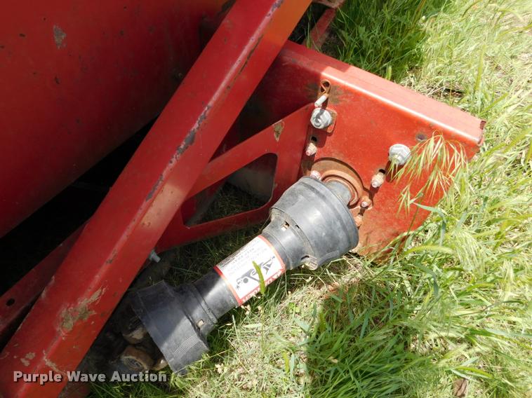 image for item DB1015 International 1083 corn head