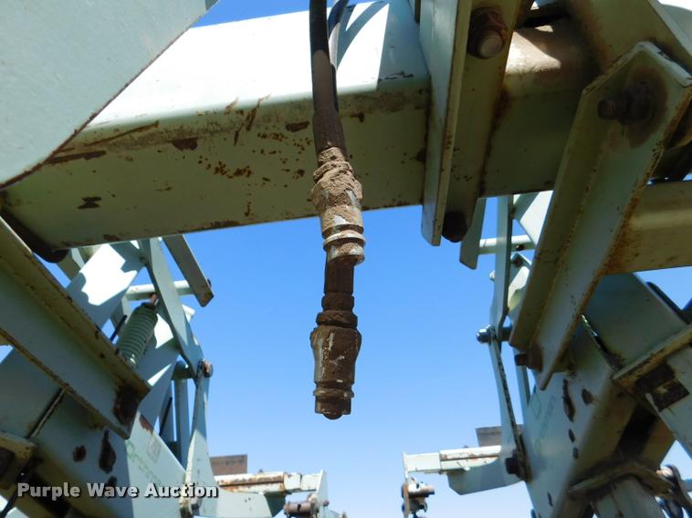 image for item DB1018 Orthman 9300 field cultivator