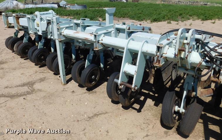 image for item DB1018 Orthman 9300 field cultivator