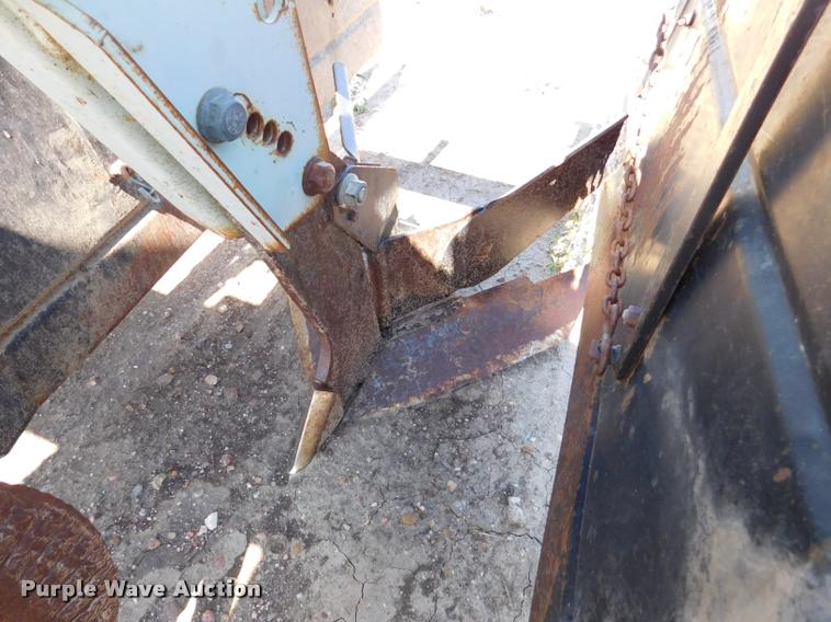 image for item DB1018 Orthman 9300 field cultivator