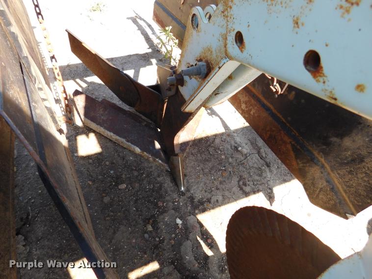 image for item DB1018 Orthman 9300 field cultivator