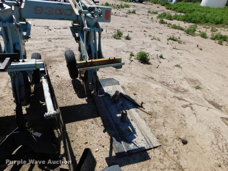 image for item DB1018 Orthman 9300 field cultivator