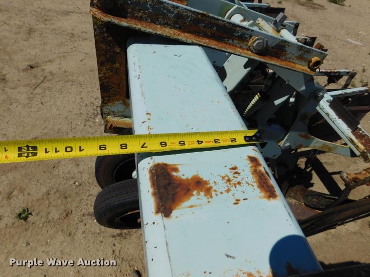 image for item DB1018 Orthman 9300 field cultivator