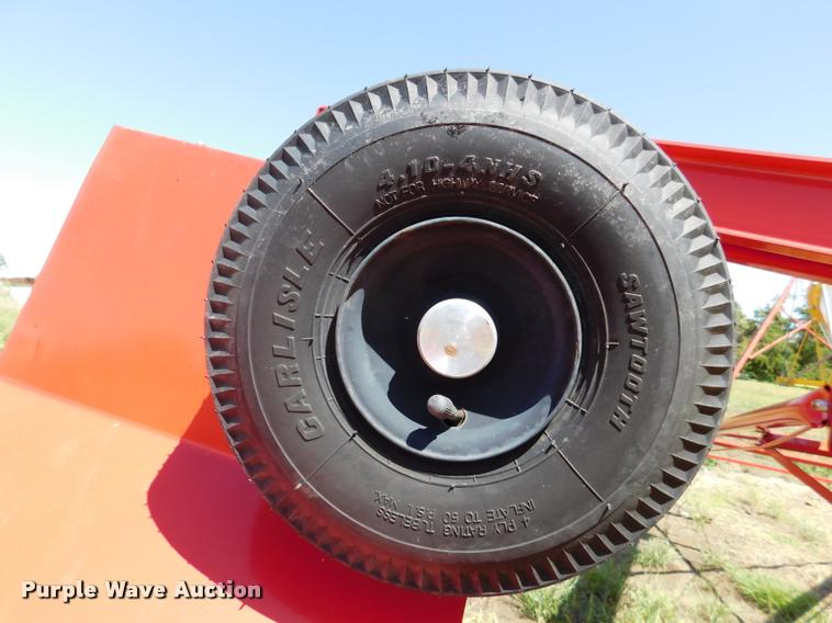 image for item DB1021 Westfield MK100-71 grain auger