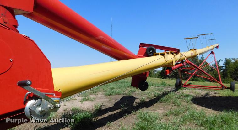 image for item DB1021 Westfield MK100-71 grain auger