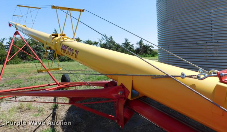 image for item DB1021 Westfield MK100-71 grain auger