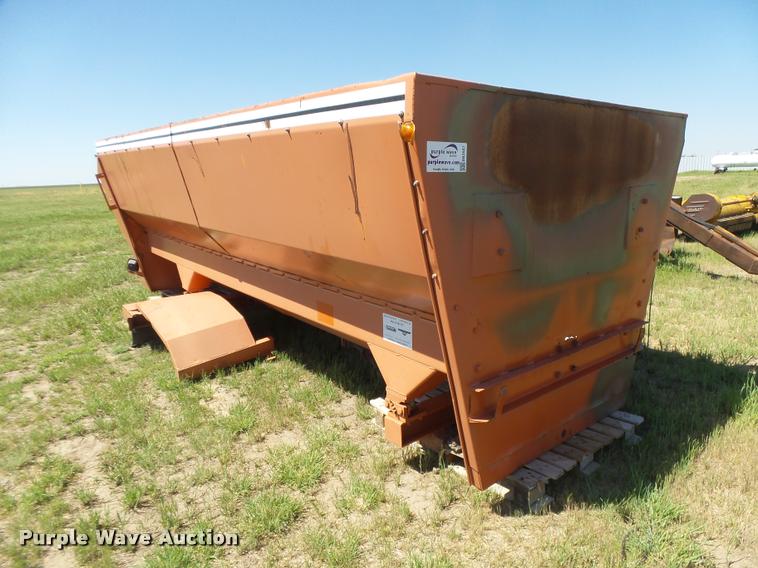 image for item DB2607 Oswalt 3840 feed box