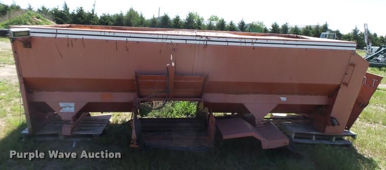 image for item DB2607 Oswalt 3840 feed box