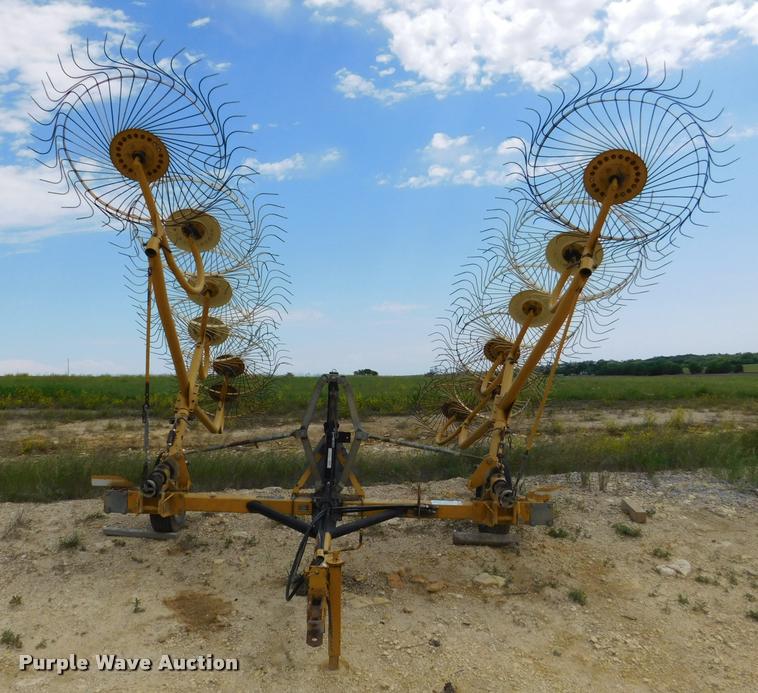 image for item DB9482 Vermeer WR24 hay rake