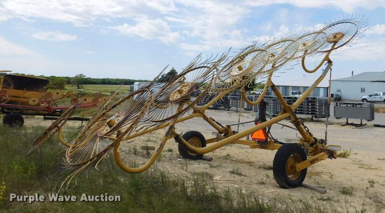 image for item DB9482 Vermeer WR24 hay rake