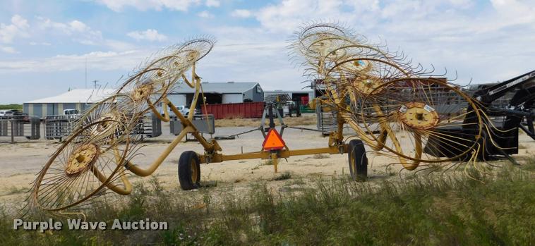 image for item DB9482 Vermeer WR24 hay rake