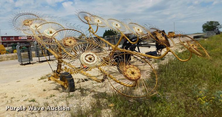 image for item DB9482 Vermeer WR24 hay rake