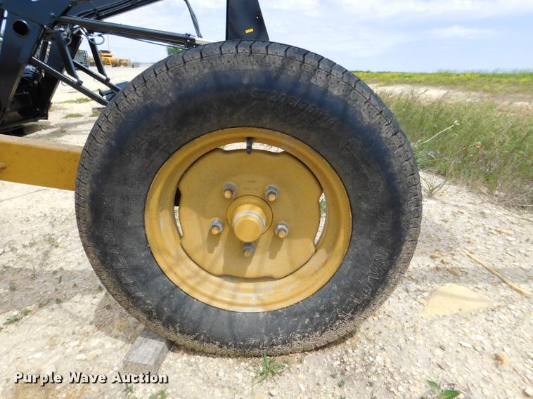 image for item DB9482 Vermeer WR24 hay rake