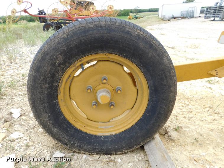 image for item DB9482 Vermeer WR24 hay rake