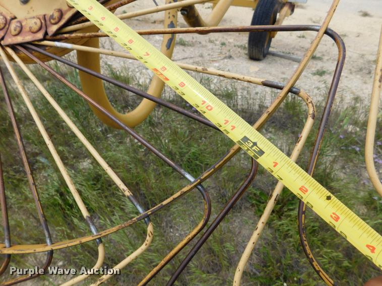 image for item DB9482 Vermeer WR24 hay rake