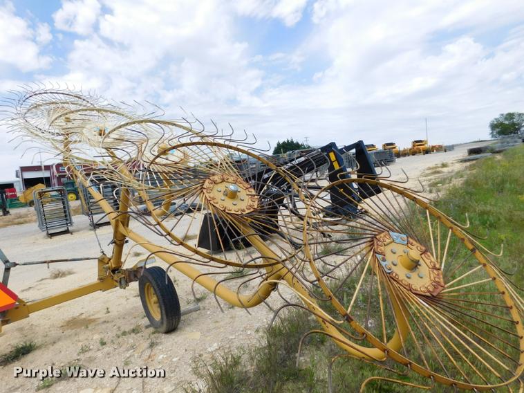 image for item DB9482 Vermeer WR24 hay rake