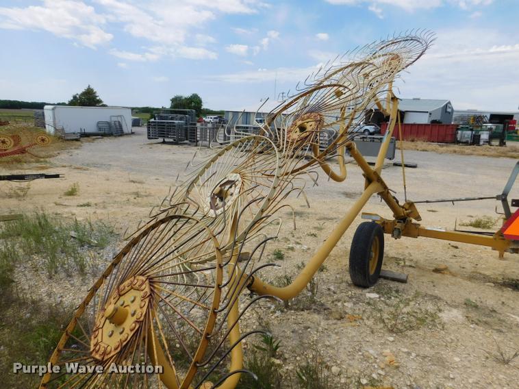 image for item DB9482 Vermeer WR24 hay rake