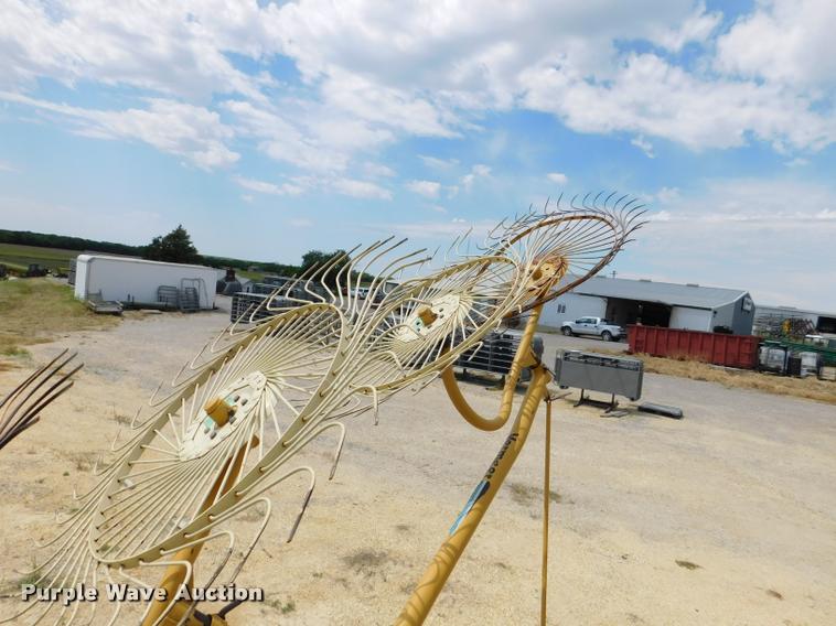 image for item DB9482 Vermeer WR24 hay rake