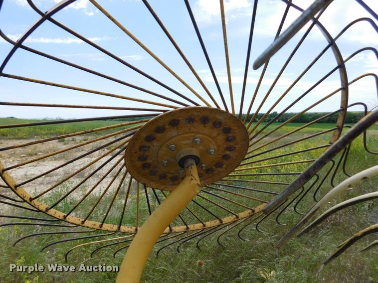 image for item DB9482 Vermeer WR24 hay rake