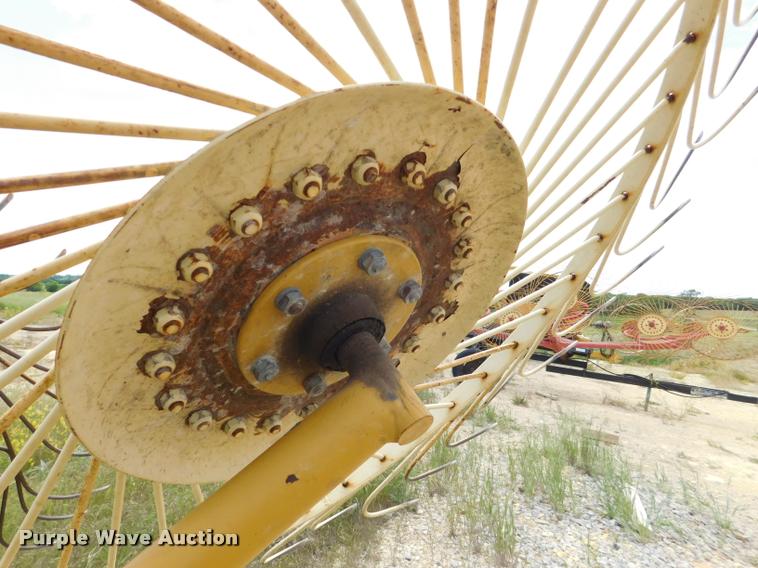 image for item DB9482 Vermeer WR24 hay rake