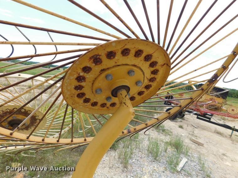 image for item DB9482 Vermeer WR24 hay rake