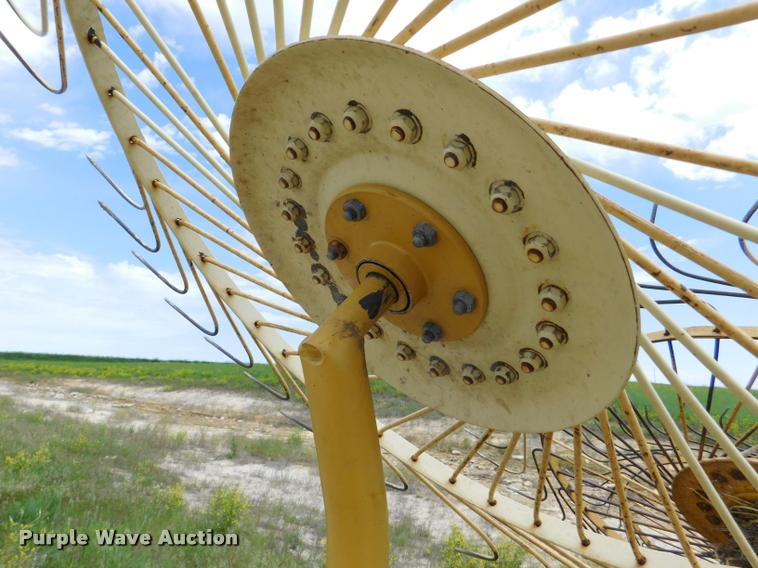 image for item DB9482 Vermeer WR24 hay rake