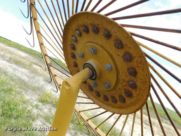image for item DB9482 Vermeer WR24 hay rake