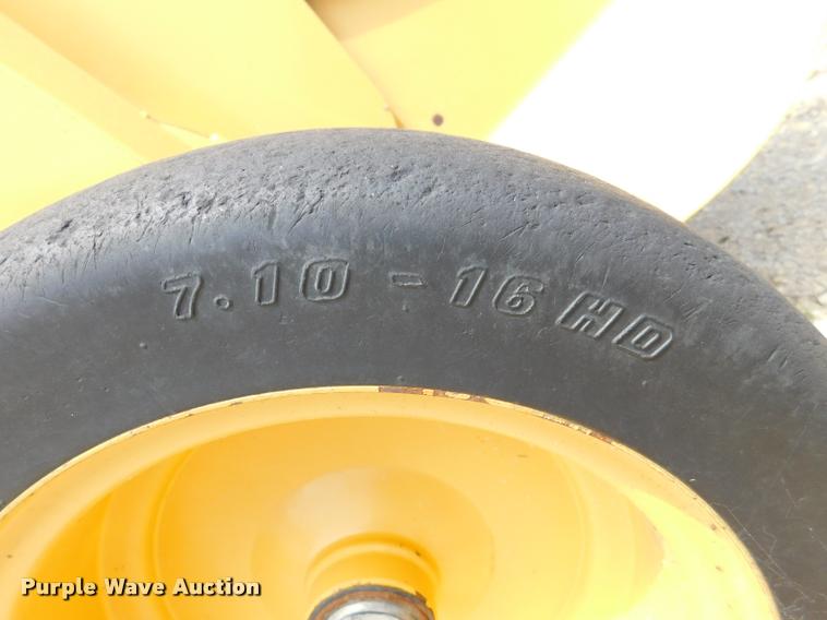 image for item DB9484 2007 Vermeer 605M round baler