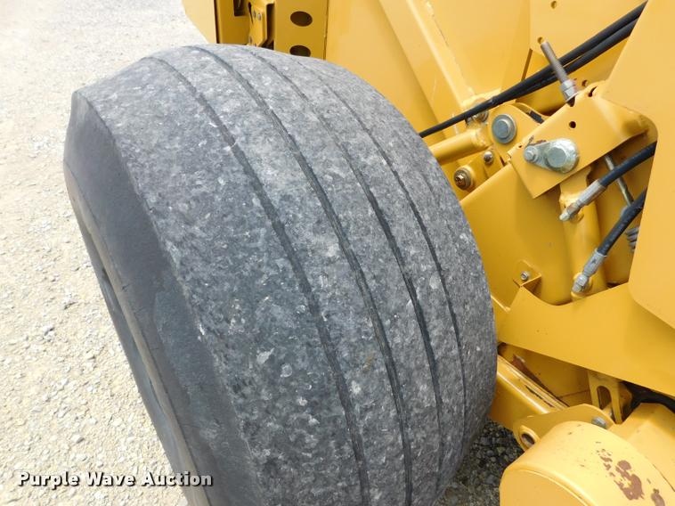 image for item DB9484 2007 Vermeer 605M round baler