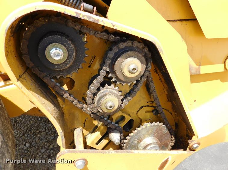 image for item DB9484 2007 Vermeer 605M round baler