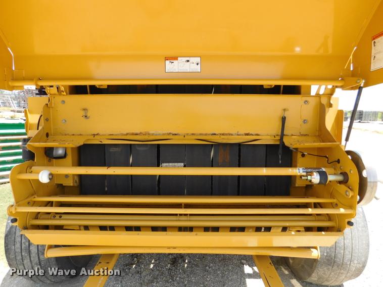 image for item DB9484 2007 Vermeer 605M round baler