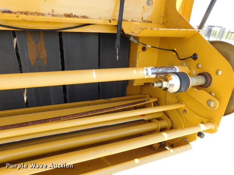 image for item DB9484 2007 Vermeer 605M round baler