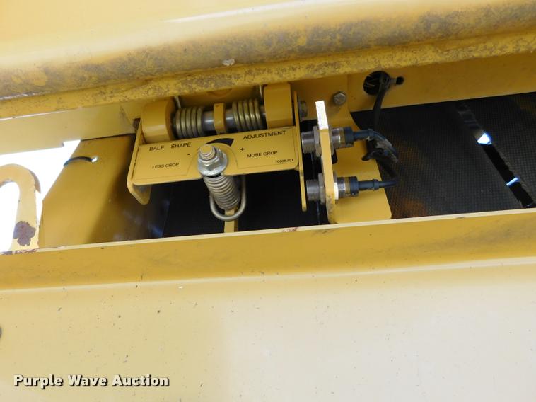 image for item DB9484 2007 Vermeer 605M round baler