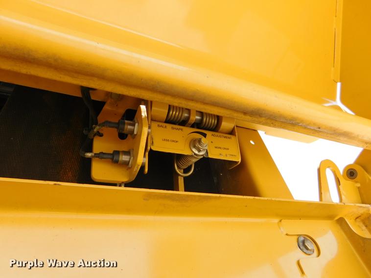 image for item DB9484 2007 Vermeer 605M round baler