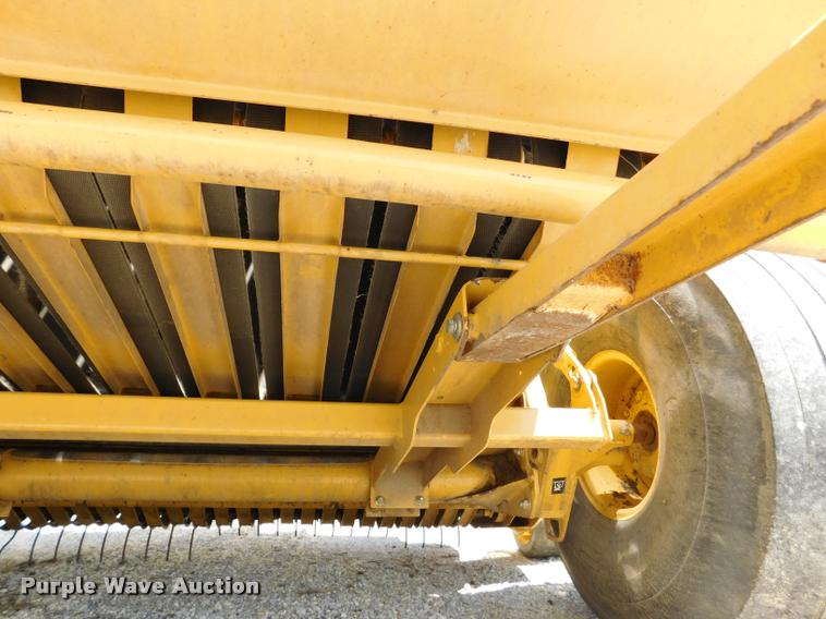 image for item DB9484 2007 Vermeer 605M round baler