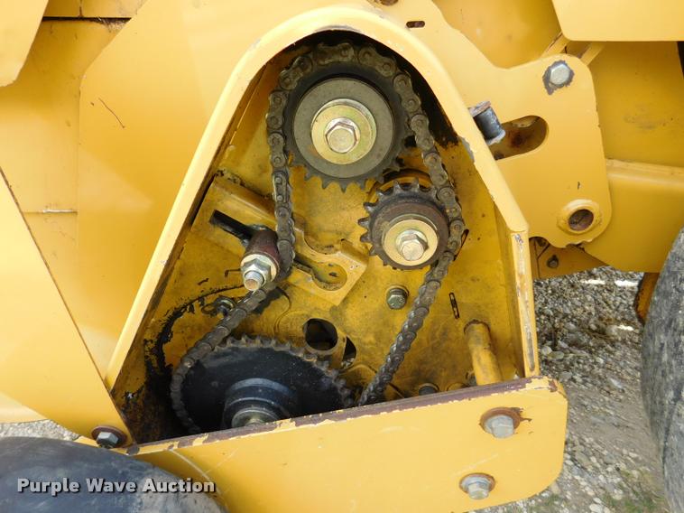 image for item DB9484 2007 Vermeer 605M round baler