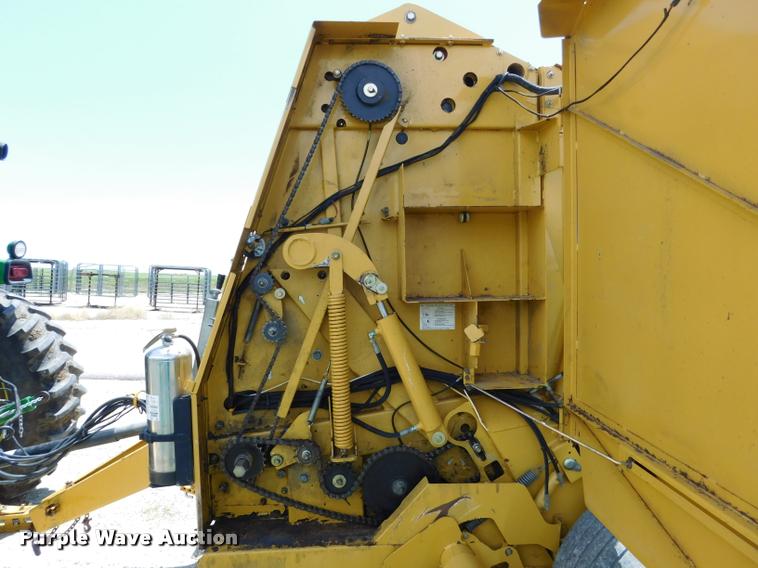 image for item DB9484 2007 Vermeer 605M round baler