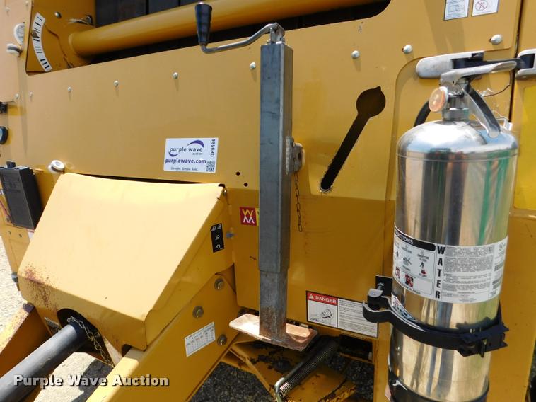 image for item DB9484 2007 Vermeer 605M round baler